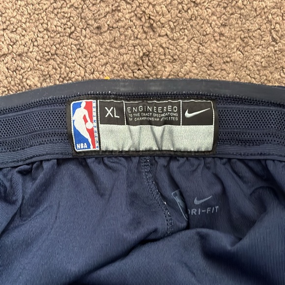 Men’s Xl Nike Utah Jazz basketball shorts in excellent condition. - Picture 6 of 7